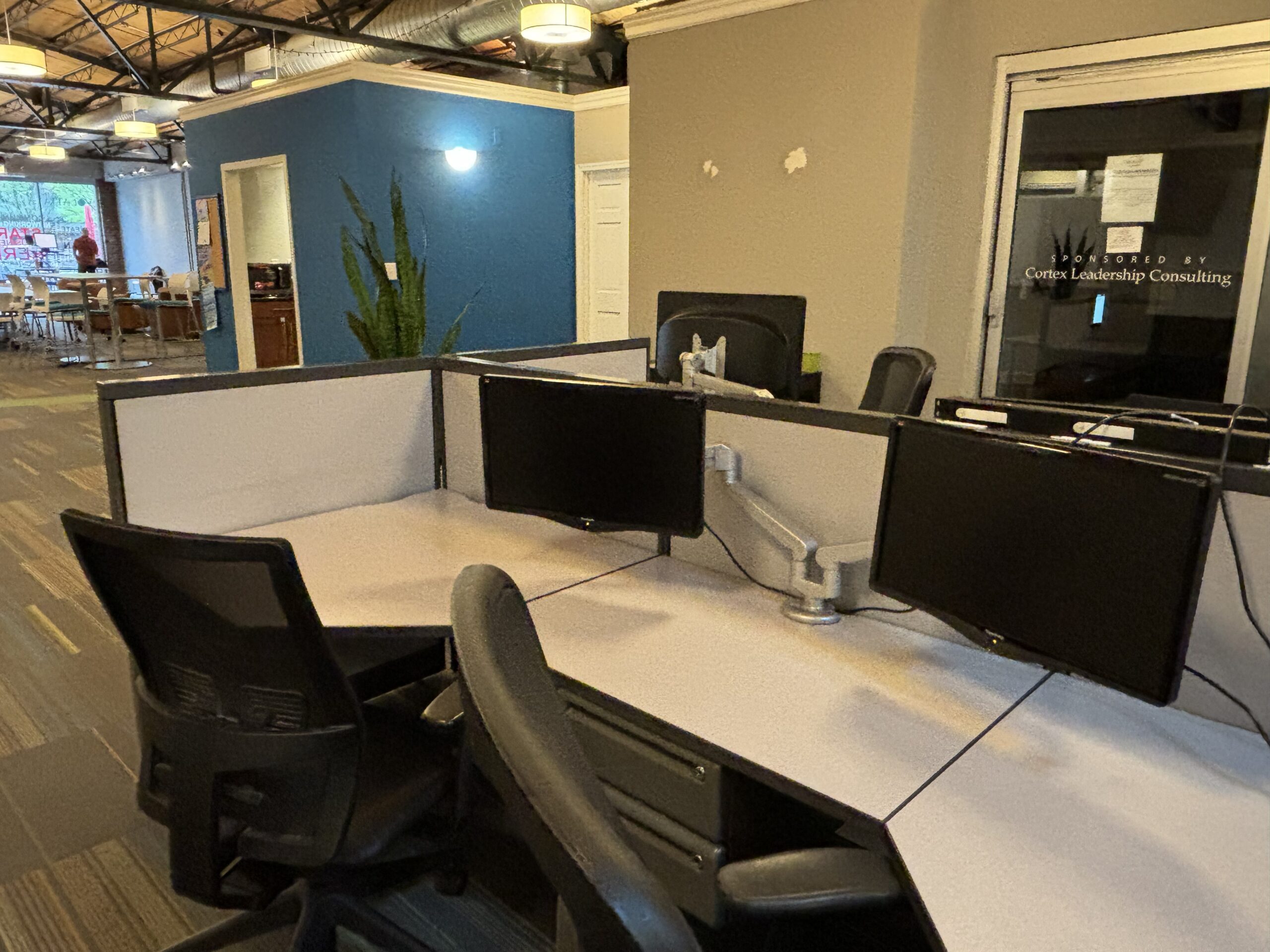 Dual-Monitor Station